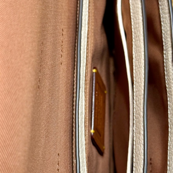 ❤️Coach Cassie B4/Chalk Colorblock Leather Crossbody Bag - Picture 8 of 8